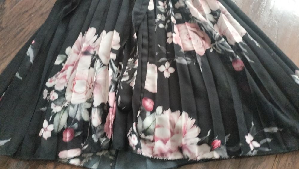Sukienka z Shein S w kwiaty