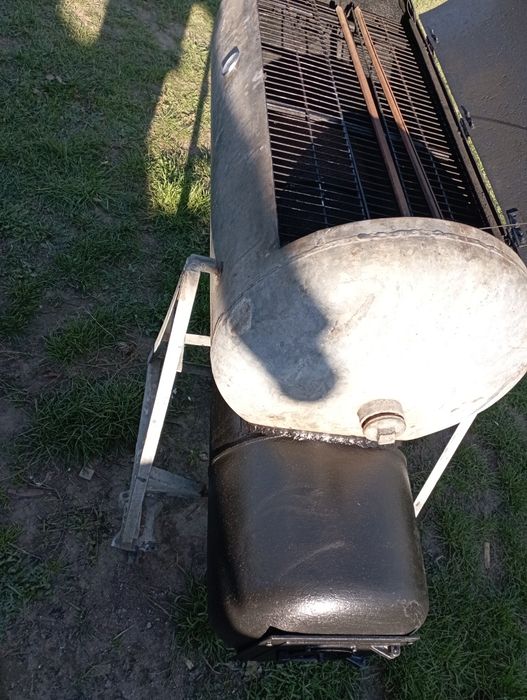 Wędzarnia grill na kołach
