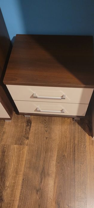 Łóżko + komoda +szafki nocne.