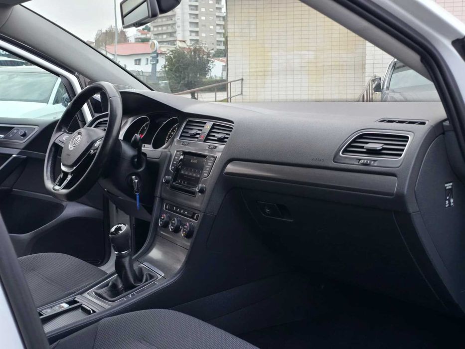 VOLKSWAGEN GOLF VII 1.6TDI 110CV "LOOK GTI"