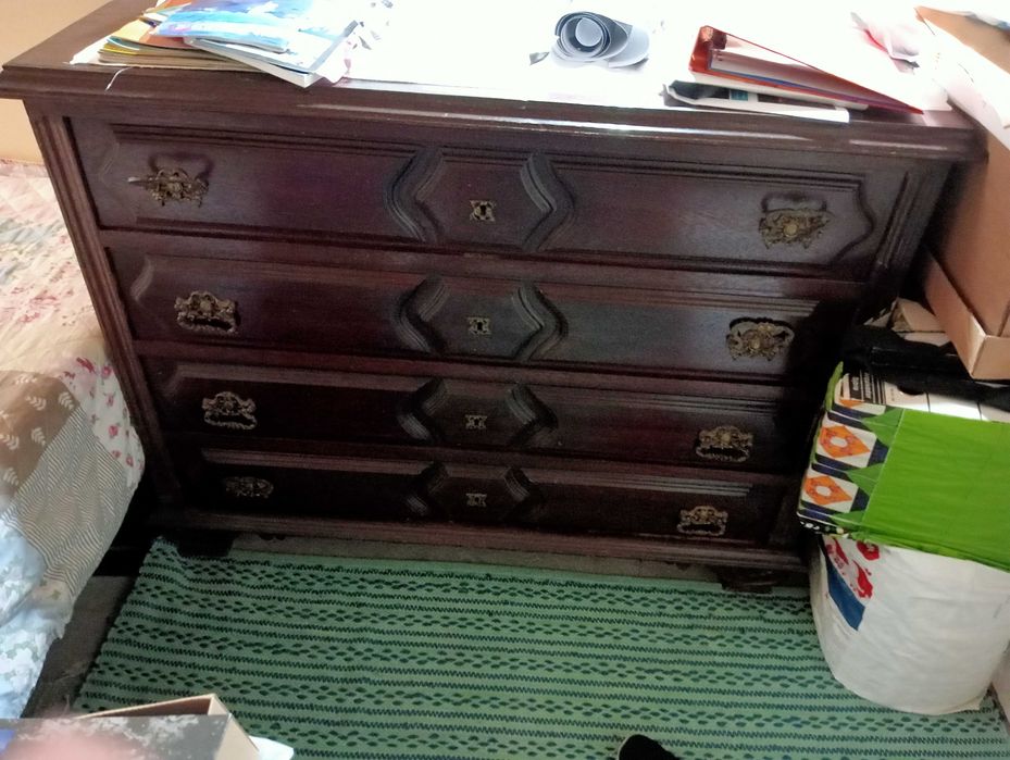 Cómoda madeira maciça bom estado