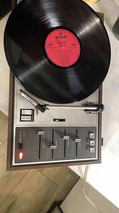 Kolekcjonerski  Gramofon philips z lat 70