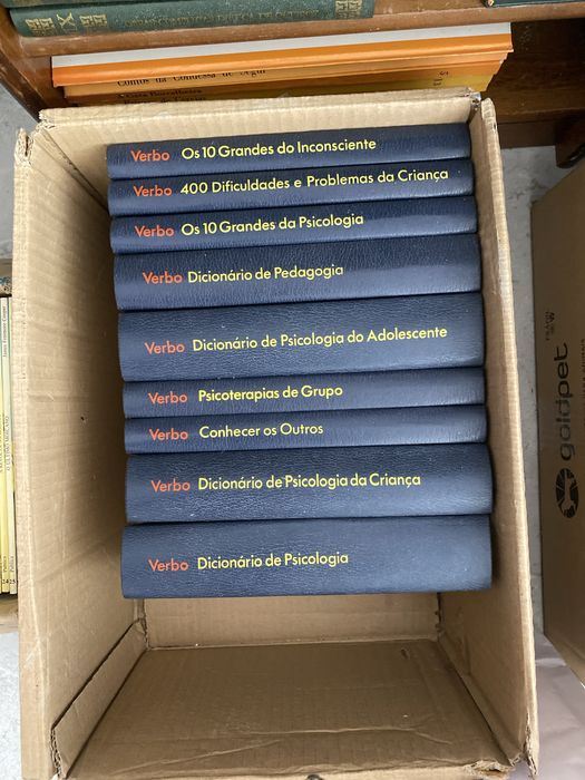 Livros antigos de vários generos