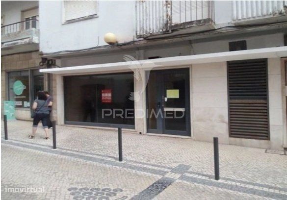 Loja com 185 m² no centro do Bombarral