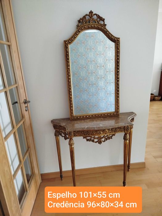 Antiga e lindíssima Credência e Espelho