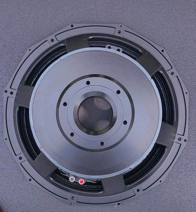 PA completo de 20.000  Watts musicais, 10.000 Watts rms