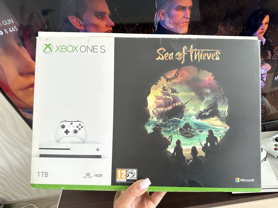 Ігрова приставка XBOX One S 1tb + 2 геймпади