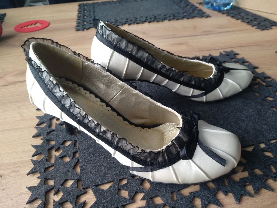 Buty do sypialni burleskowe