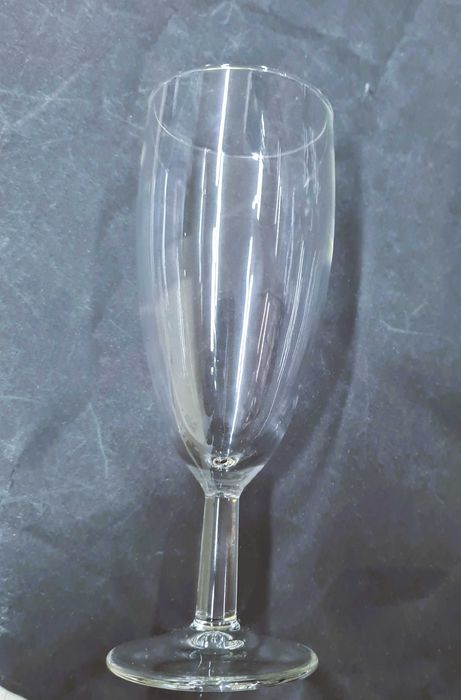 Kieliszki do wina / napojów na nóżce 6 SZT