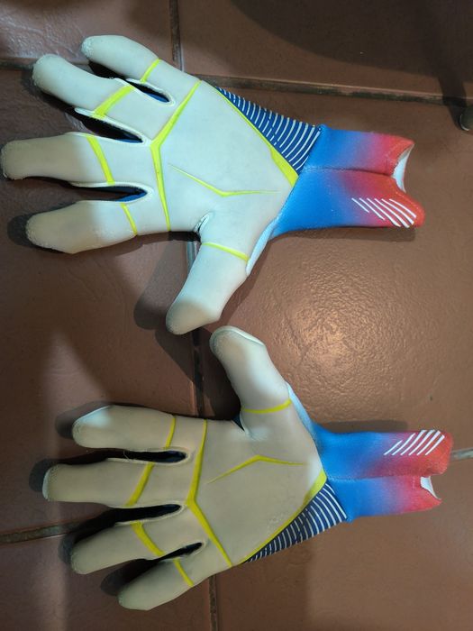Luvas como novas