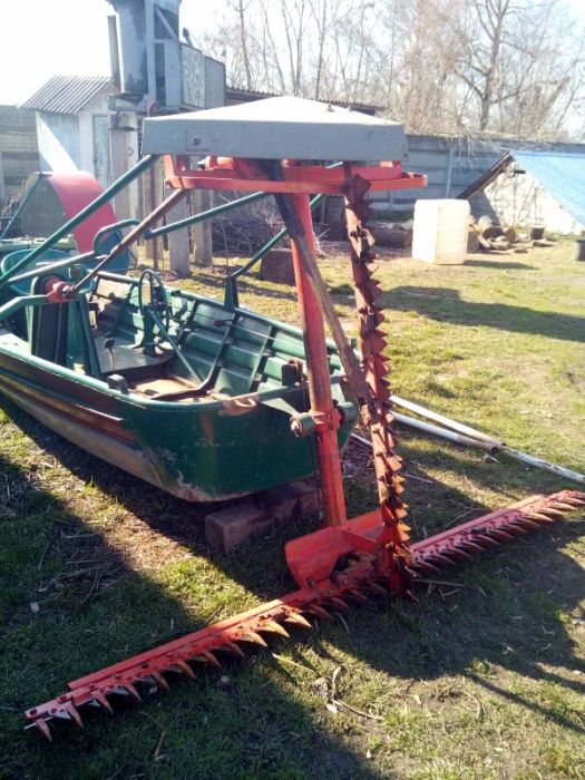 Покошу ставки. Скошення очерету на водоймах. Лодка-косарка