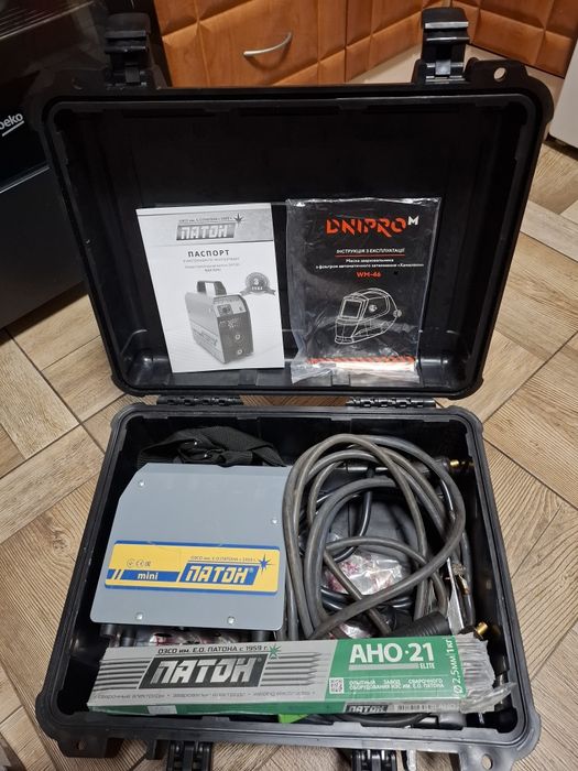 Зварювальний інвертор Paton Mini-150 (сварочный аппарат) чемодан + мас