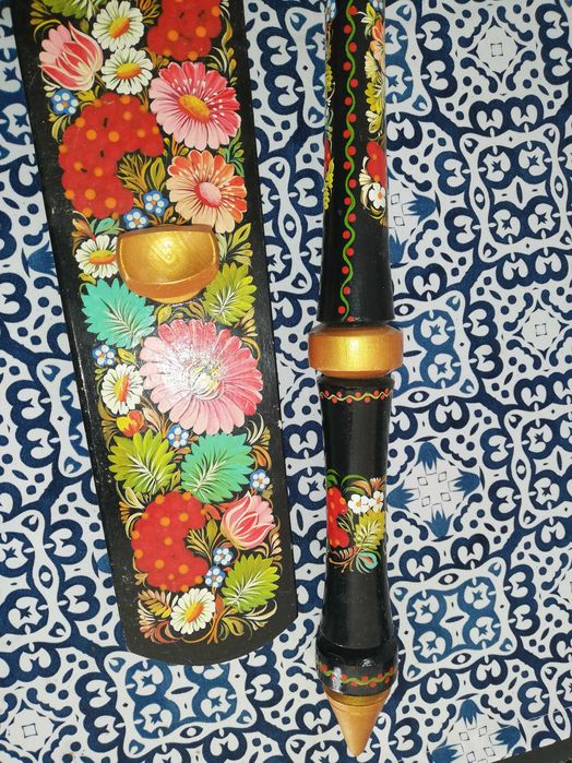 Maczuga na podstawce ręcznie malowana motyw kwiaty