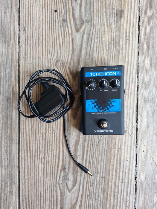 Procesor wokalny TC Helicon Voicetone C1 - pitch corrector/autotune