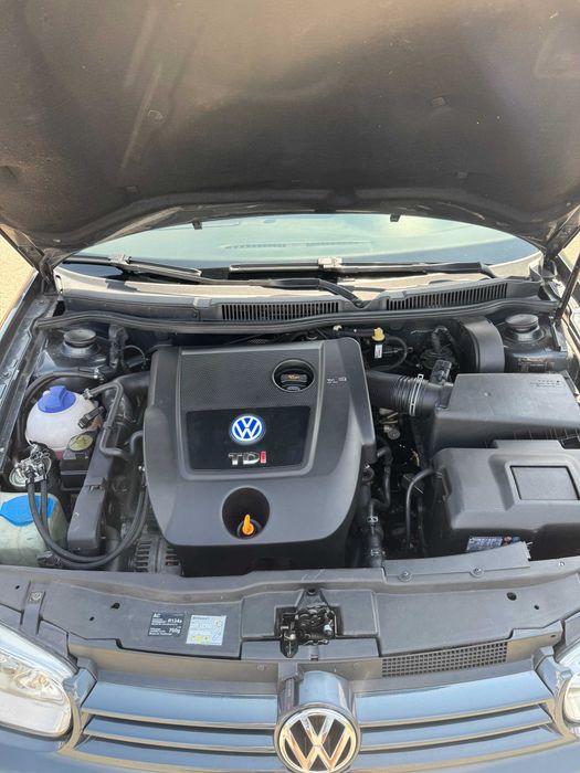 Volkswagen Golf IV 1.9 TDI PD (Look R32)