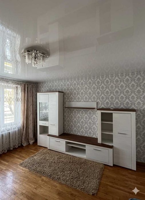 4-кімнатна (74 м²) з балконом і лоджією біля парків, школи та транспорту
