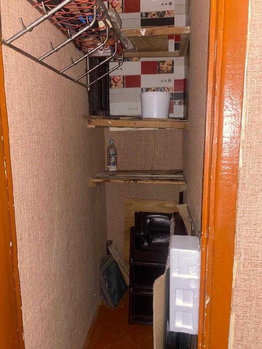 Продам 1 кімнатну квартиру по вул. Відродження