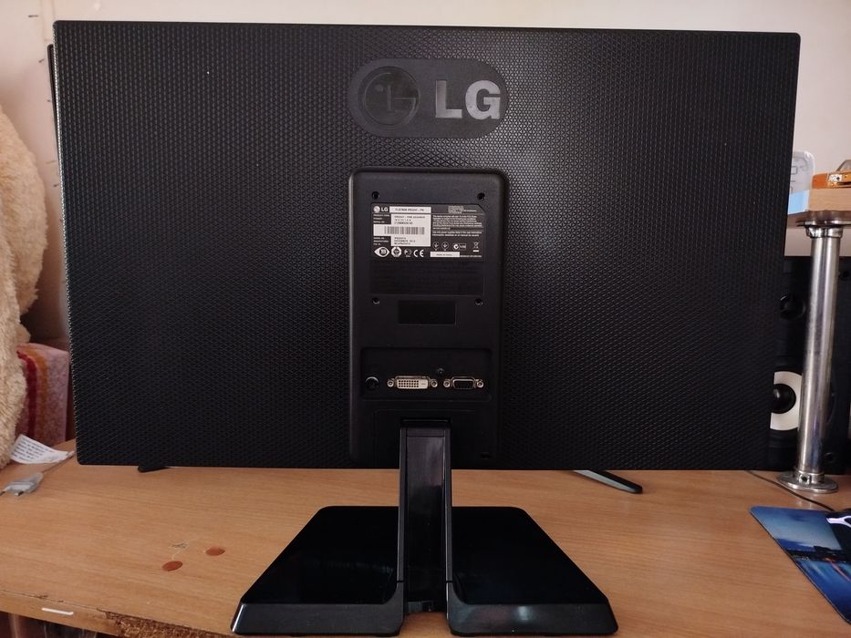 Монітор LG в гарному стані