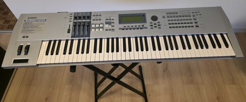 Yamaha Motif ES7 + Flight Case