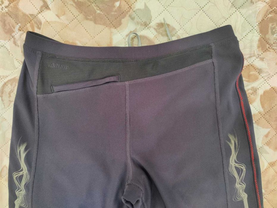 Calças de treino Adidas 3/4 tam. L em excelente estado
