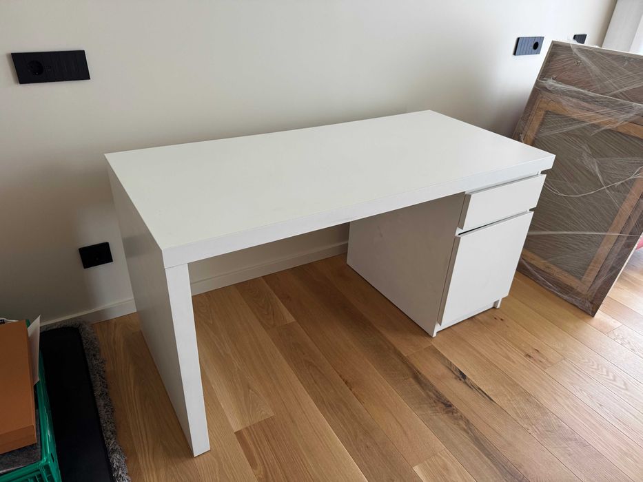 Secretária IKEA MALM branca – bom estado – recolha no local