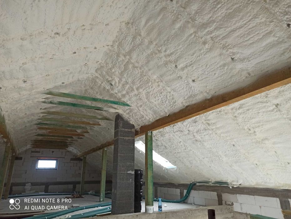 Ocieplenie pianą PUR,  Ocieplanie piana PUR ,  izolacja poddasza