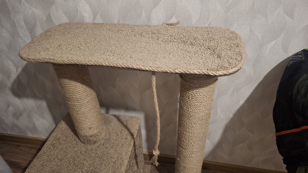 Когтеточка, домик для кошки.