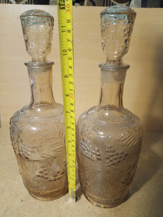 Посуд:Графіни з гронами винограду та інші часів СРСР.