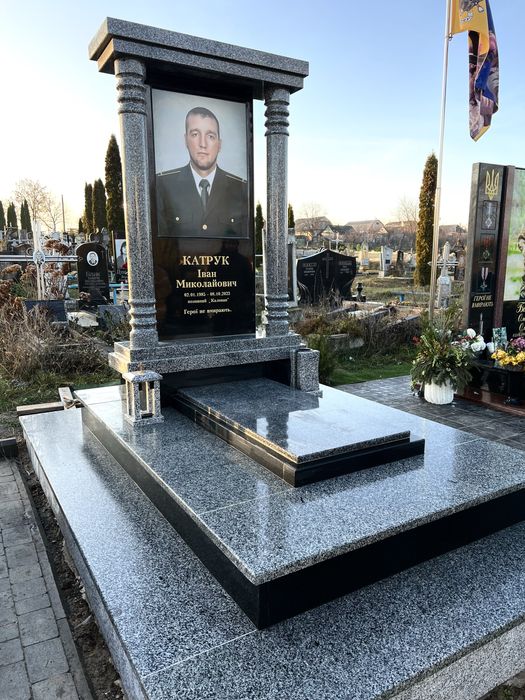 Гранітні памʼятники. Виготовлення та монтаж