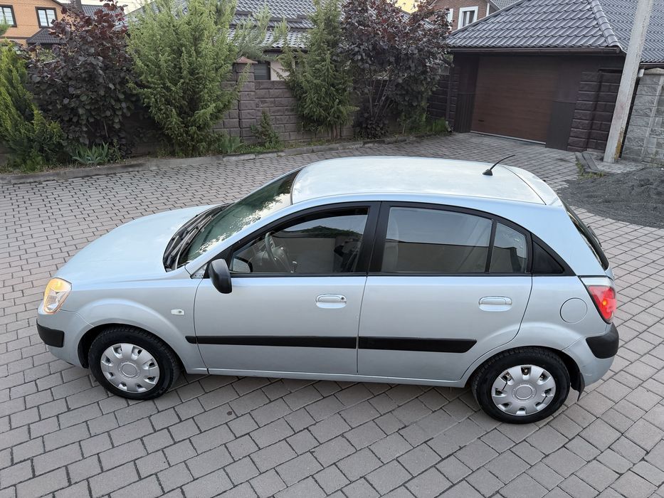 Kia Rio 1.6d в гарному стані цікавить обмін
