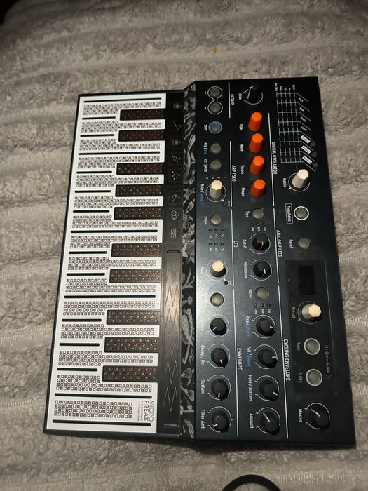 Сінтезатор Arturia microfreak