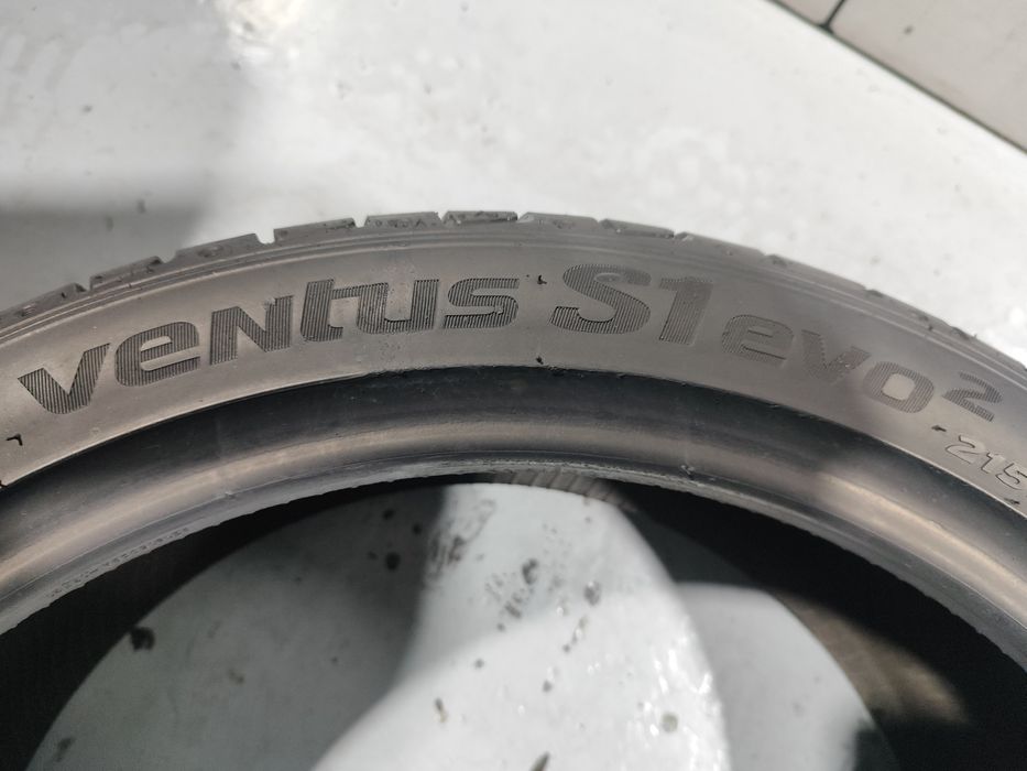 2 pneus semi novos 215-40R18 Hankook - Oferta dos Portes