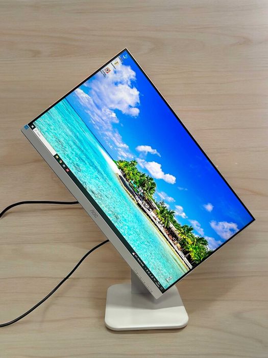 Професійний монітор AOC 24P1 White