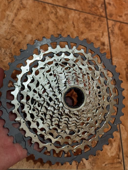 Kaseta SRAM Rival XPLR XG-1351 E1,13spt+ Kaseta GX Eagle XS-1275 12- rzędowa 10-52