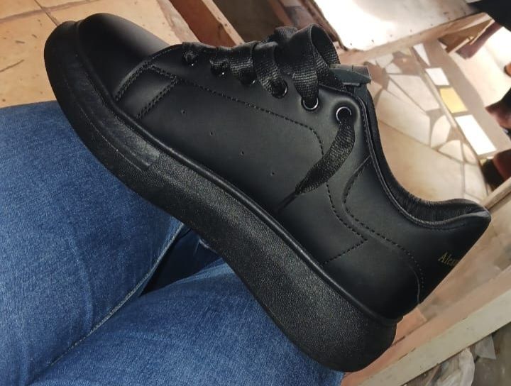 Vendo tênis original e de melhor qualidade