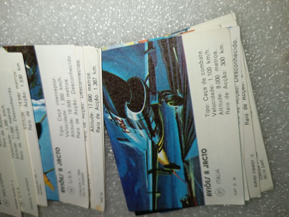 87 antigos cromos das chicletes Piratas "Aviões a Jacto"