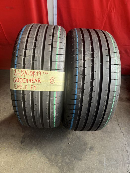 Pneus 245/40/19 Goodiyear Como novos