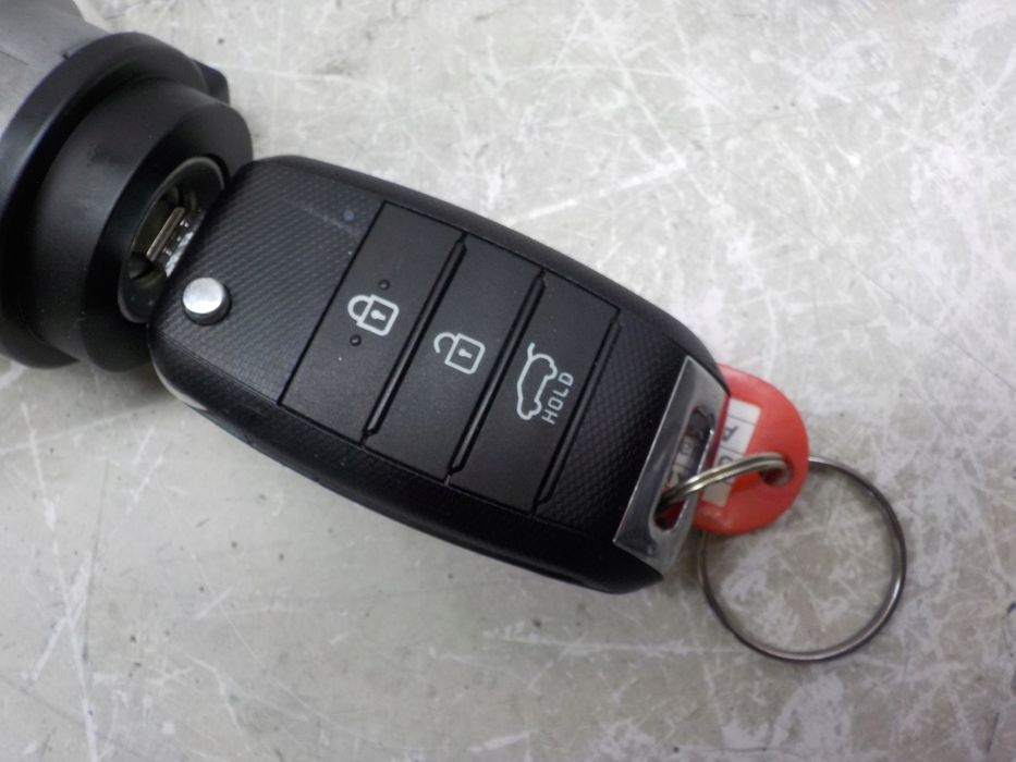 KIA Stonic 1.2 zestaw startowy komputer stacyjka kluczyk 39107-03383