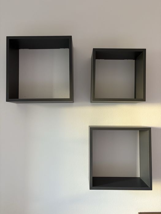 Prateleiras cubo cinzentas