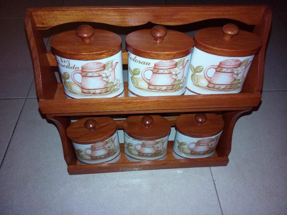 Mini estante de frascos de especiarias em porcelana