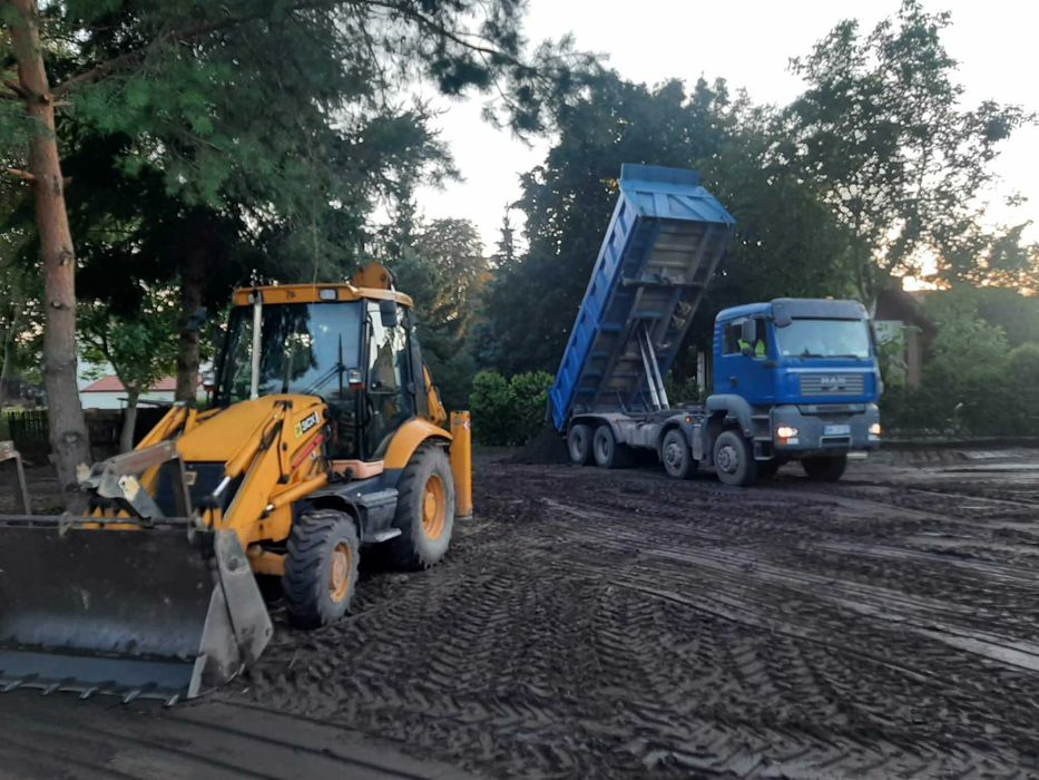 Usługi Koparka ładowarka, transport materiałów sypkich, szamba betonow