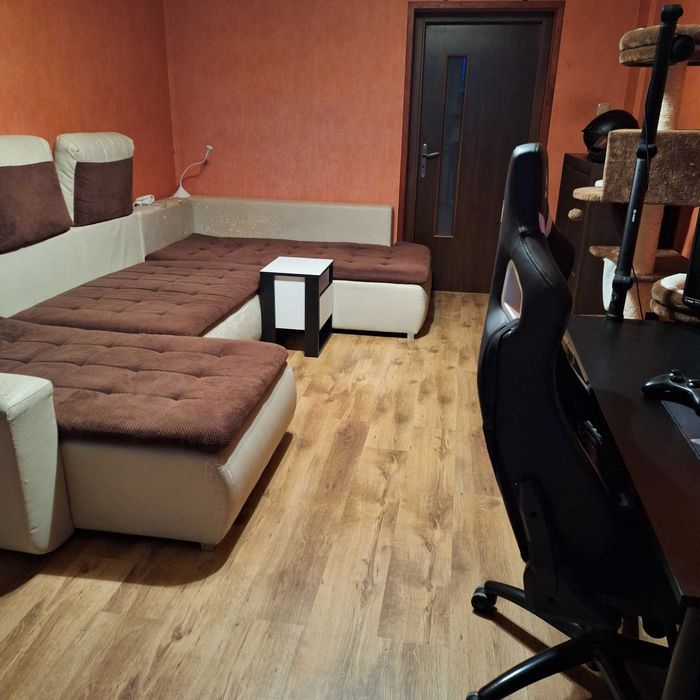 Wynajmę duży pokój z balkonem w dwupoziomowym mieszkaniu