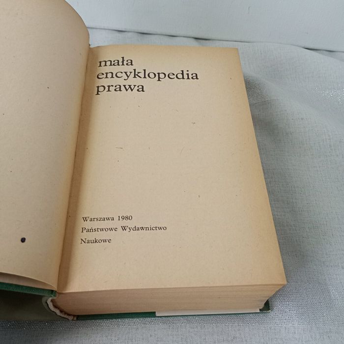 Mała encyklopedia prawa, red. Zygmunt Rybicki
