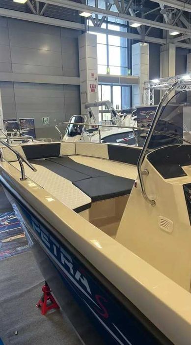 Nowa łódź OPEN: Trimarchi PETRA - dł. 6,70m/8 osób - od boatcenter.pl