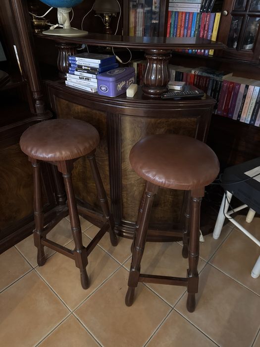 móvel bar de madeira