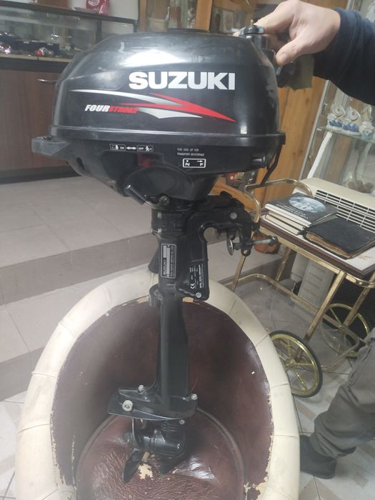 Подвесной лодочный мотор Сузуки 2.5