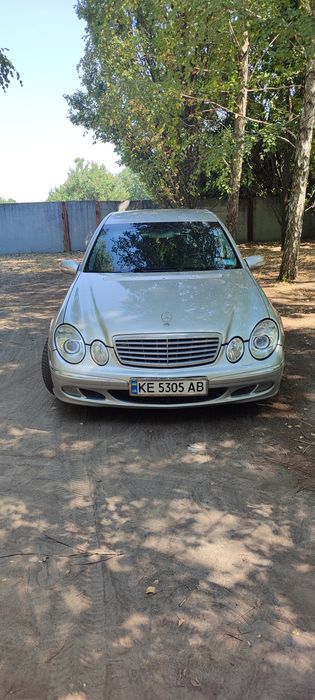 Продам Мерседес Бенс w211 Е320
