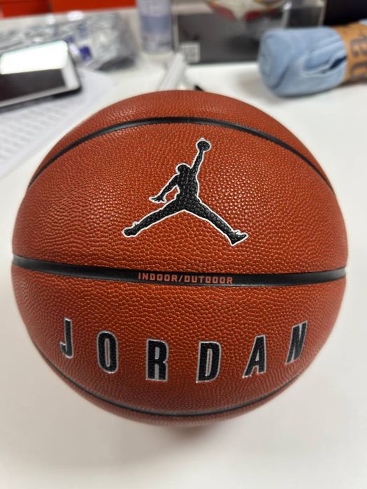 Баскетбольні мячі Jordan