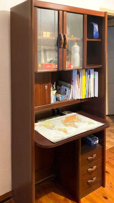 Roupeiro + Escrivaninha Mogno