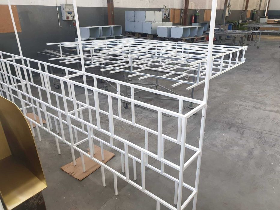 Executamos e Projetamos estruturas e serralharias - Wander Housing